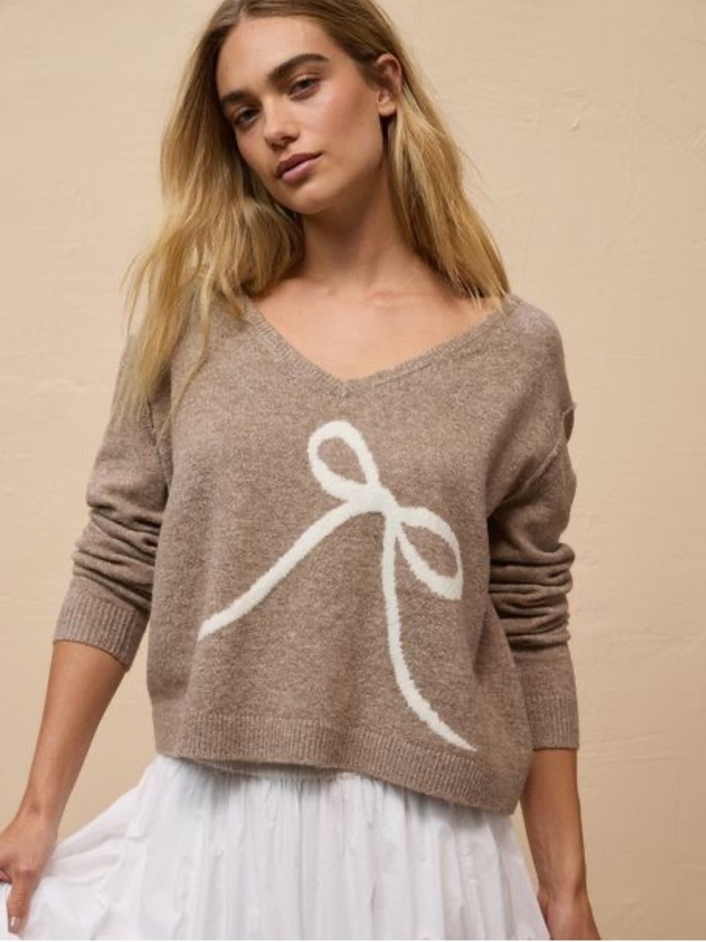 AE V-Neck Taupe Bow Intarsia Sweater - Women
